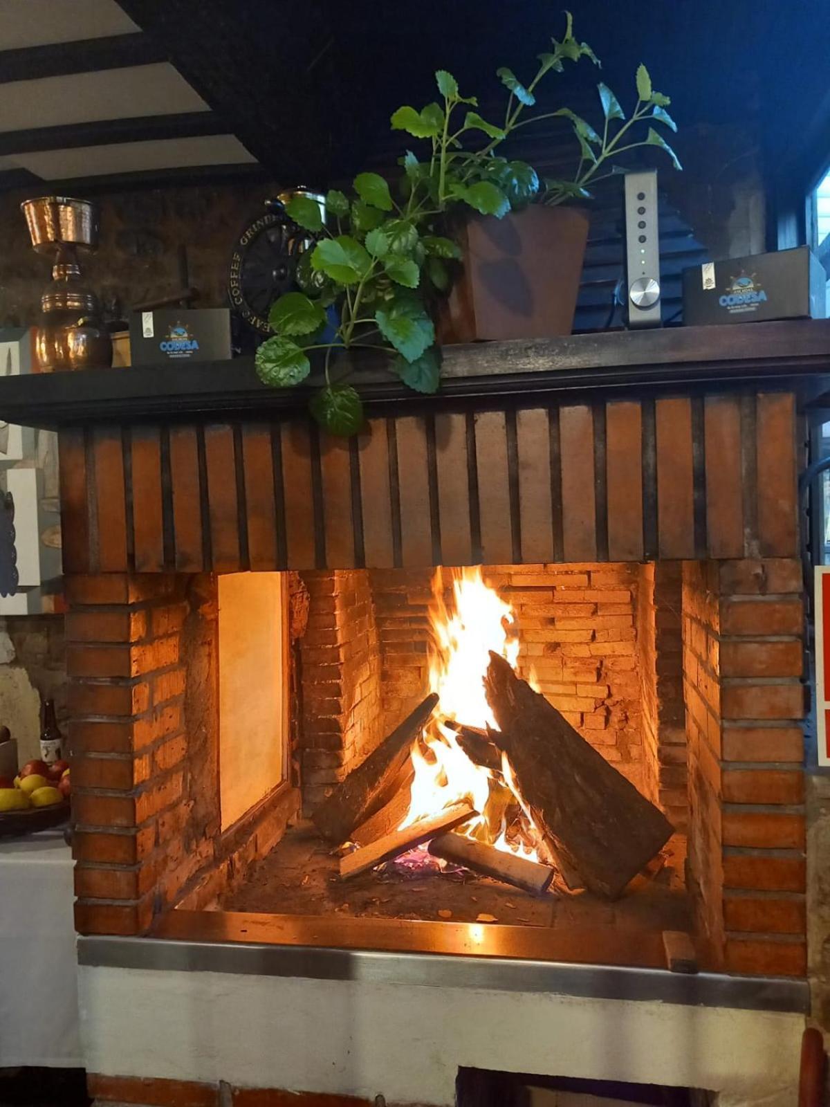 El Pucheru 4 Almas Hotel Barcenaciones Екстериор снимка